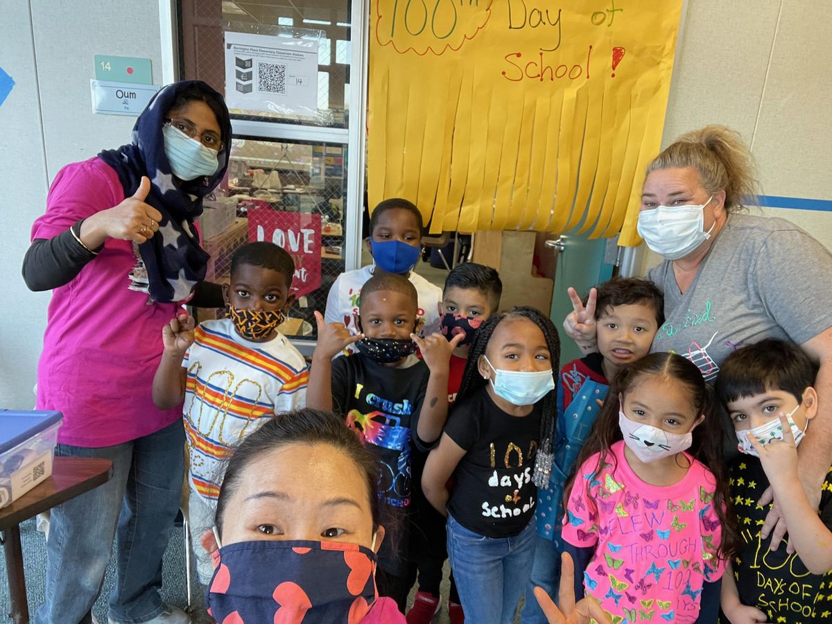 lizoum7's tweet photo. Today, we celebrated our 100th day of school!!! I'm so proud of my students!! Happy 100 days!!!💞😎 https://t.co/auSA5ATMca