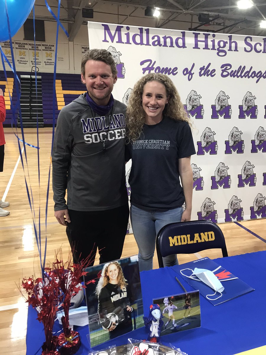 mhsgirlssoccer3's tweet photo. Congratulations Sally Simmons &amp; all the MHS Athletes who signed today! And, on National Girls &amp; Women in Sports Day! https://t.co/vJD7cX8eSM