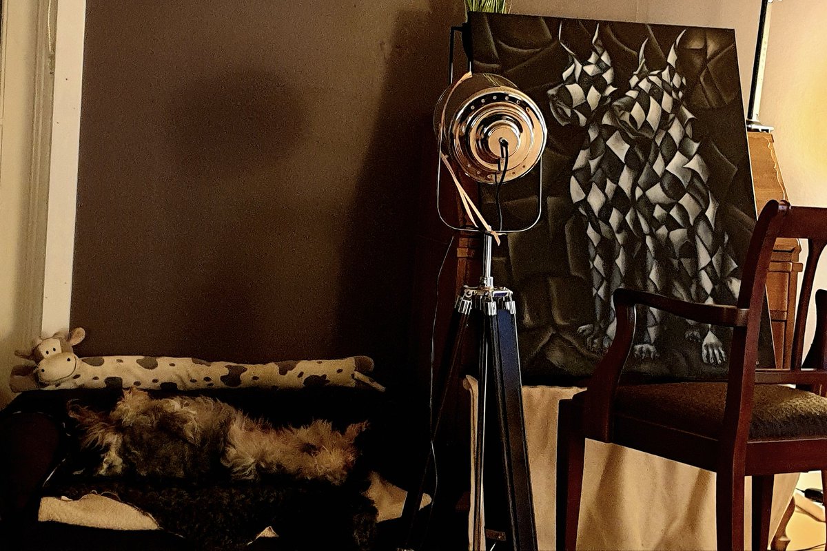 3 #dogs on the #photo. My #schnauzer gave on the #guard to the #Danes 😆👌 #painting all finished, #oiloncanvas #cubism ''the #harlequins''
More of my #art at katerinacechova.com 

#modernart #DECADENCE #artistsontwitter #artwork #artist #schnauzer #greatdane #dogs