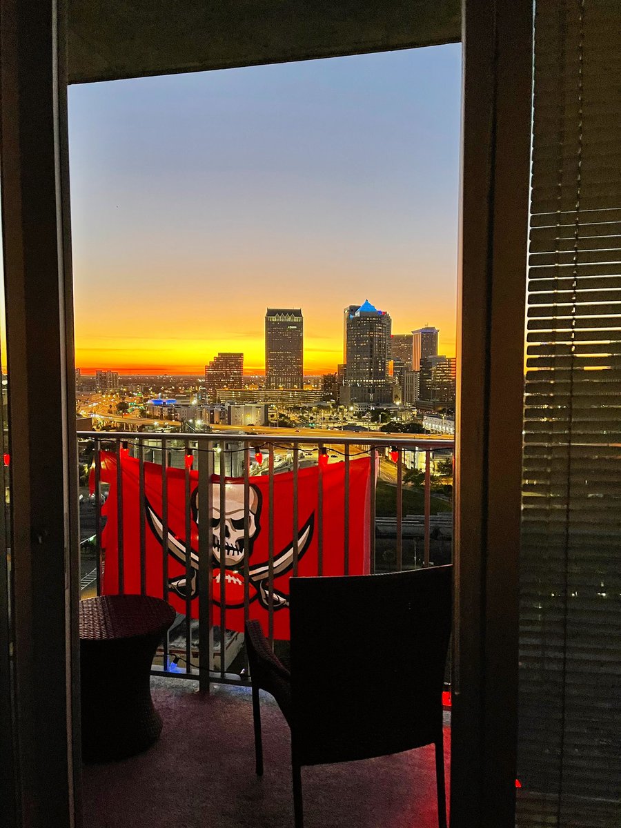 BlairDriscoll_'s tweet photo. Super Week
Super City
Super Sunset
#SBLV #Tampa #GoBucs https://t.co/CZGeUPIQcu