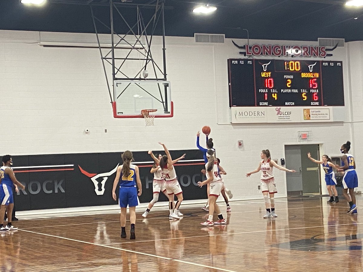 Brooklyn_Canes's tweet photo. Lady Canes leading 17-13 at the half. They are playing awesome “D” and hitting the boards hard. https://t.co/A1q3JMwX5b