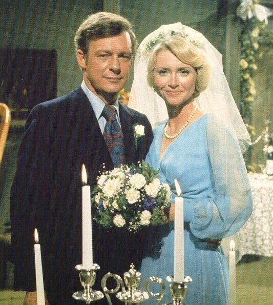 While Mickey disappeared & was believed dead, Bill & Laura found their way back to each other and wanted to wed. When amnesiac Mickey turned up alive, Mickey willingly gave Laura a divorce and Bill & Laura finally wed in 1975  #DAYS