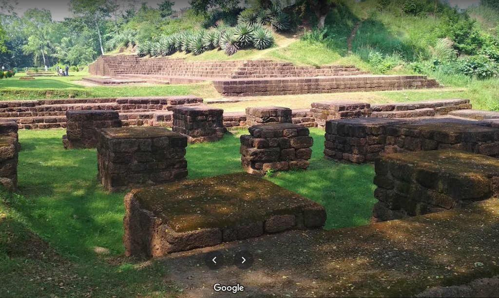 (5)Abu Fazl in his Ain-i-Akbari (1590), describes the nine structures 