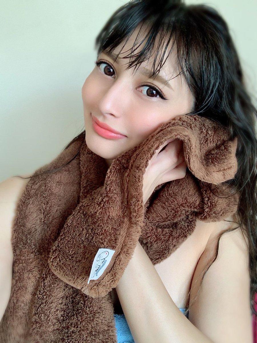 Mayo エクササイズ ハーフ レースクイーン 運動後のシャワー気持ちいい 髪に良くないらしいけど 朝シャン派なんです みんなはーー シャワー お風呂 シャンプー 朝シャン くせ 気持ちいい