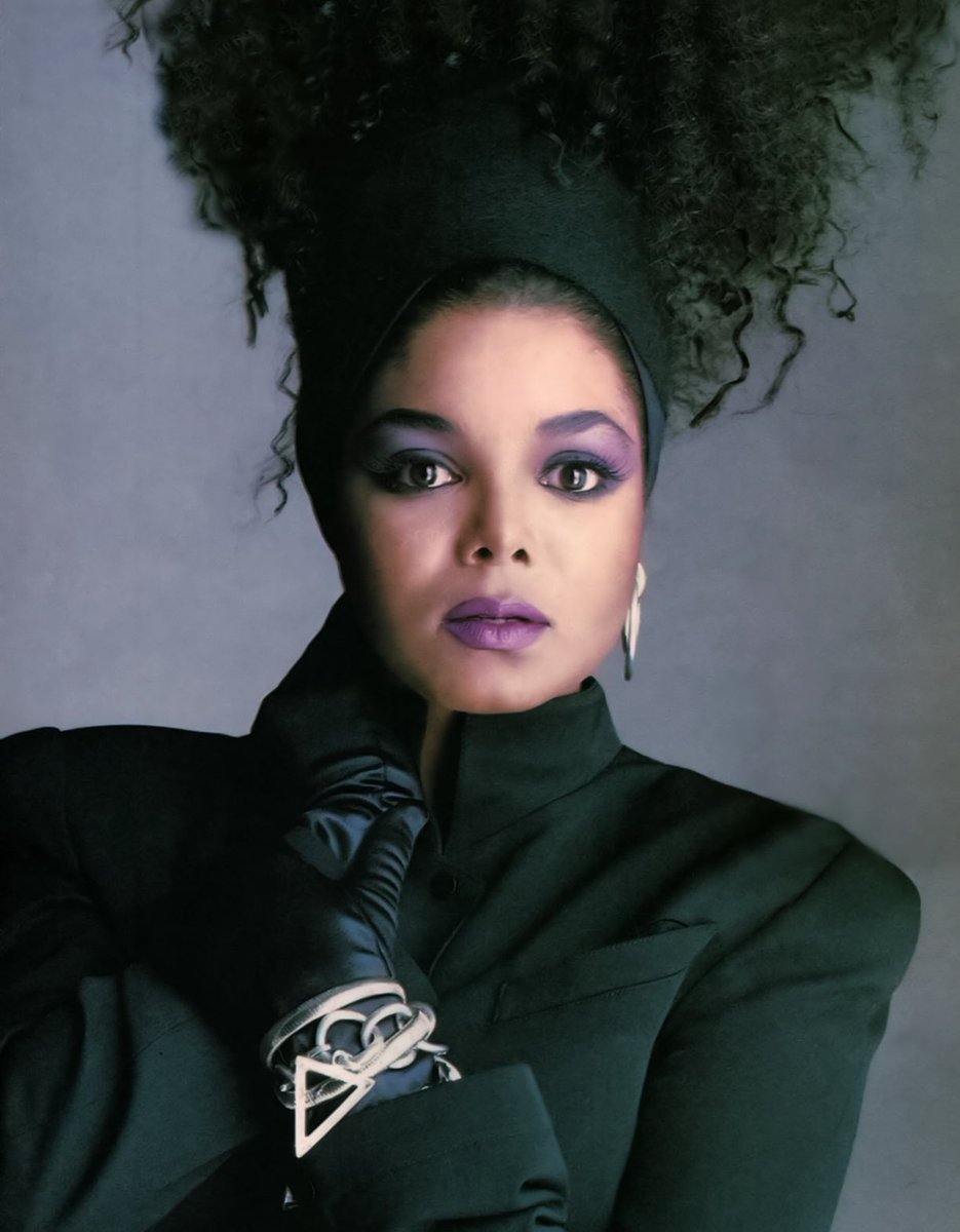 GroovyDaij's tweet image. Happy 35th Birthday to Janet Jackson’s debut album “Control” #Control35