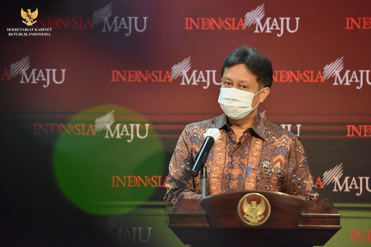 Menko Bidang PMK <a href="/muhadjir_ef/">Muhadjir Effendy</a>, Menteri Agama <a href="/YaqutCQoumas/">Yaqut Cholil Qoumas</a>, dan Menteri Kesehatan <a href="/BudiGSadikin/">Budi G. Sadikin</a> memberi keterangan terkait Tahun Baru Imlek, di Kantor Presiden, Jakarta, Kamis (04/02/21).

#PotretKabinet