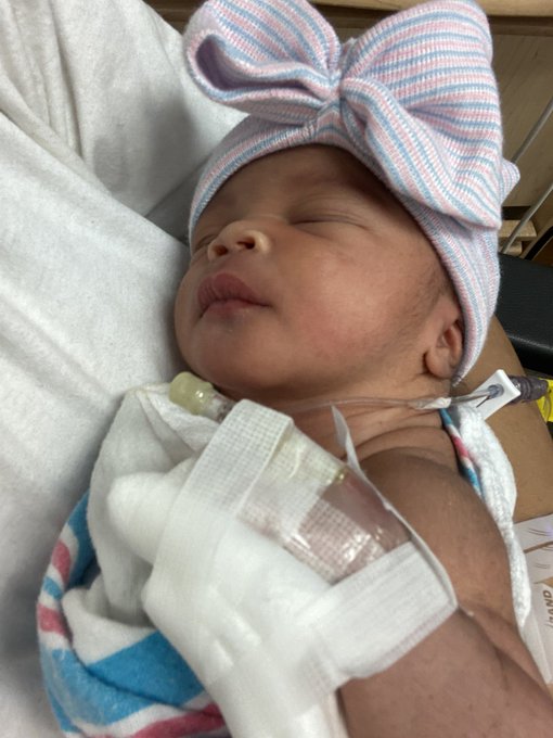 Watch HoodStoryteller✨'s leaked NSFW photo on TwXstars