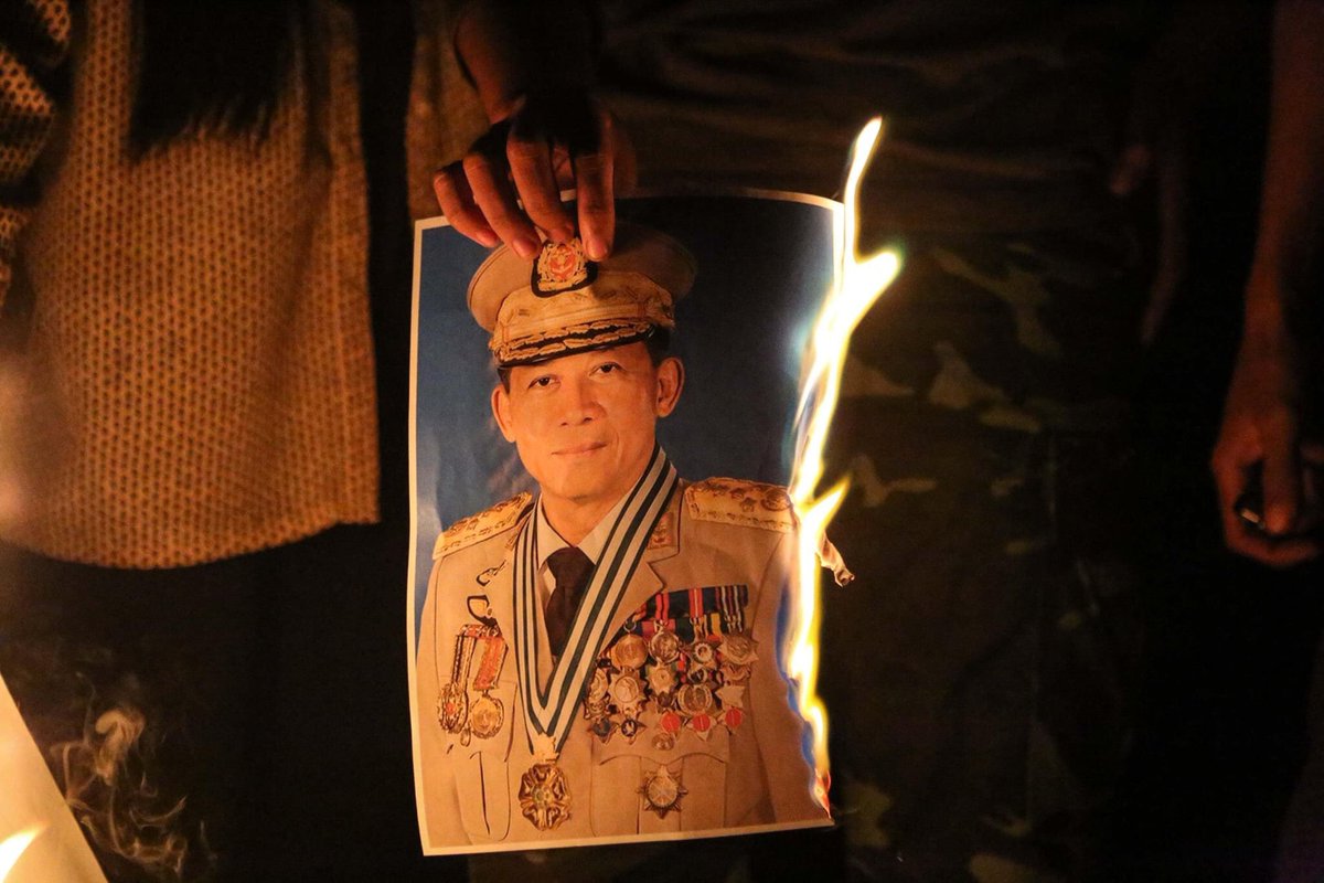 MgBoWin2's tweet photo. အာဏာရှင်စနစ် ကျရှုံးပါစေ                   We need to speak out loud!! We need to active and fight for our future with our hero Mom Suu.❤️
Don't give up! 
#justiceformyanmar #CivilDisobedienceMovement
#RejectTheMililary #SaveMyanmar #AungSanSuKyi_government https://t.co/RsmqHb2W4J