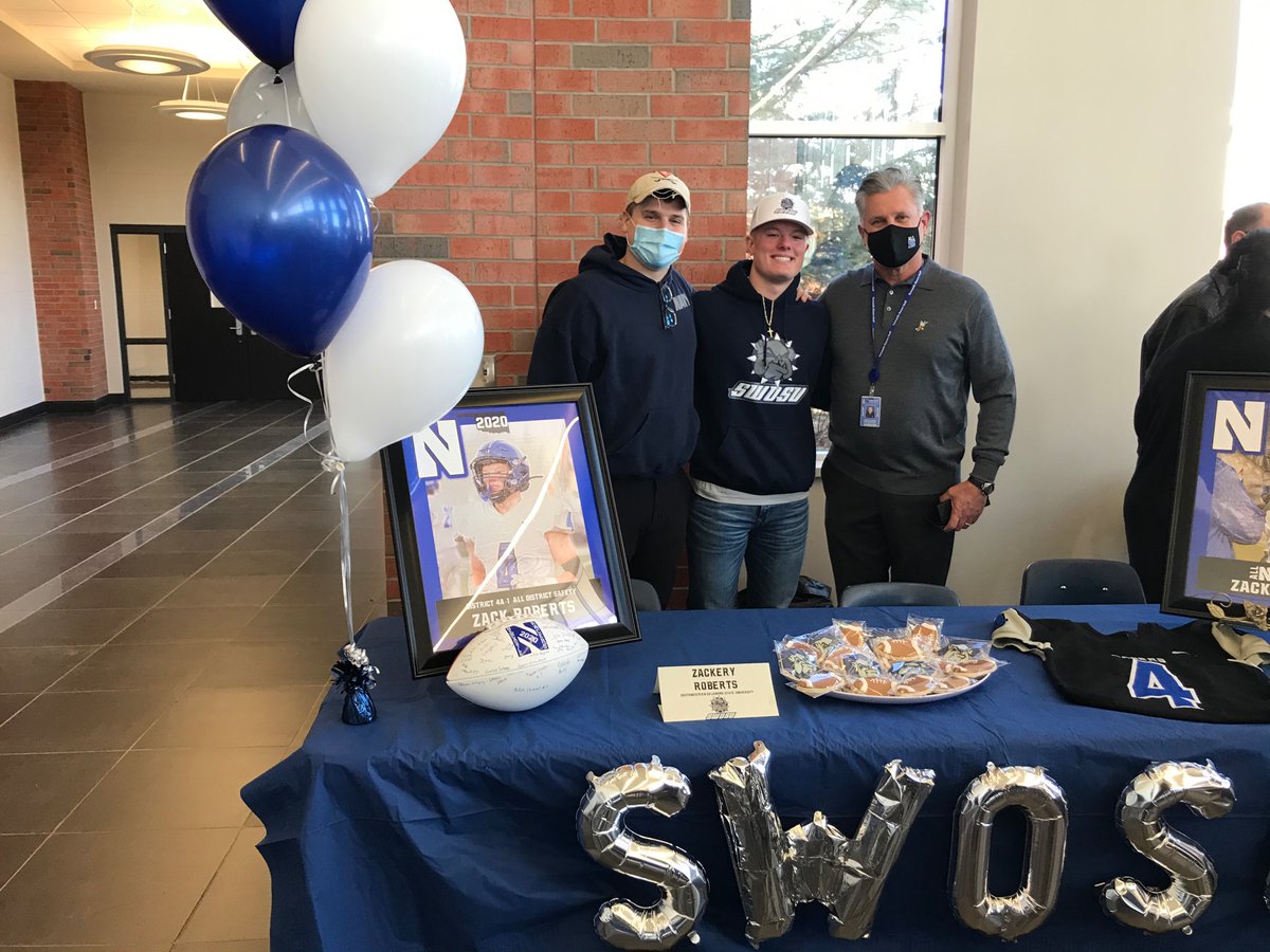 I’m proud of our seniors who declared today!

<a href="/AndrewShumard/">Andrew Shumard</a> ➡️ <a href="/UChicagoFB/">UChicago Football</a> 

<a href="/RobertsZackery/">Zackery Roberts</a> ➡️ <a href="/SWOSUFootball/">SWOSU Football</a> 

<a href="/RyanBarker22/">Ryan Barker</a> ➡️ <a href="/BuilderFootball/">SC Builder Football</a> 

<a href="/Lyndon_Evans72/">Lyndon Evans</a> ➡️ <a href="/ucobronchofb/">UCO Football</a> 

<a href="/ColeAutoClark/">Cole Auto Clark</a> ➡️ <a href="/ucobronchofb/">UCO Football</a> 

#RecruitNewcastle