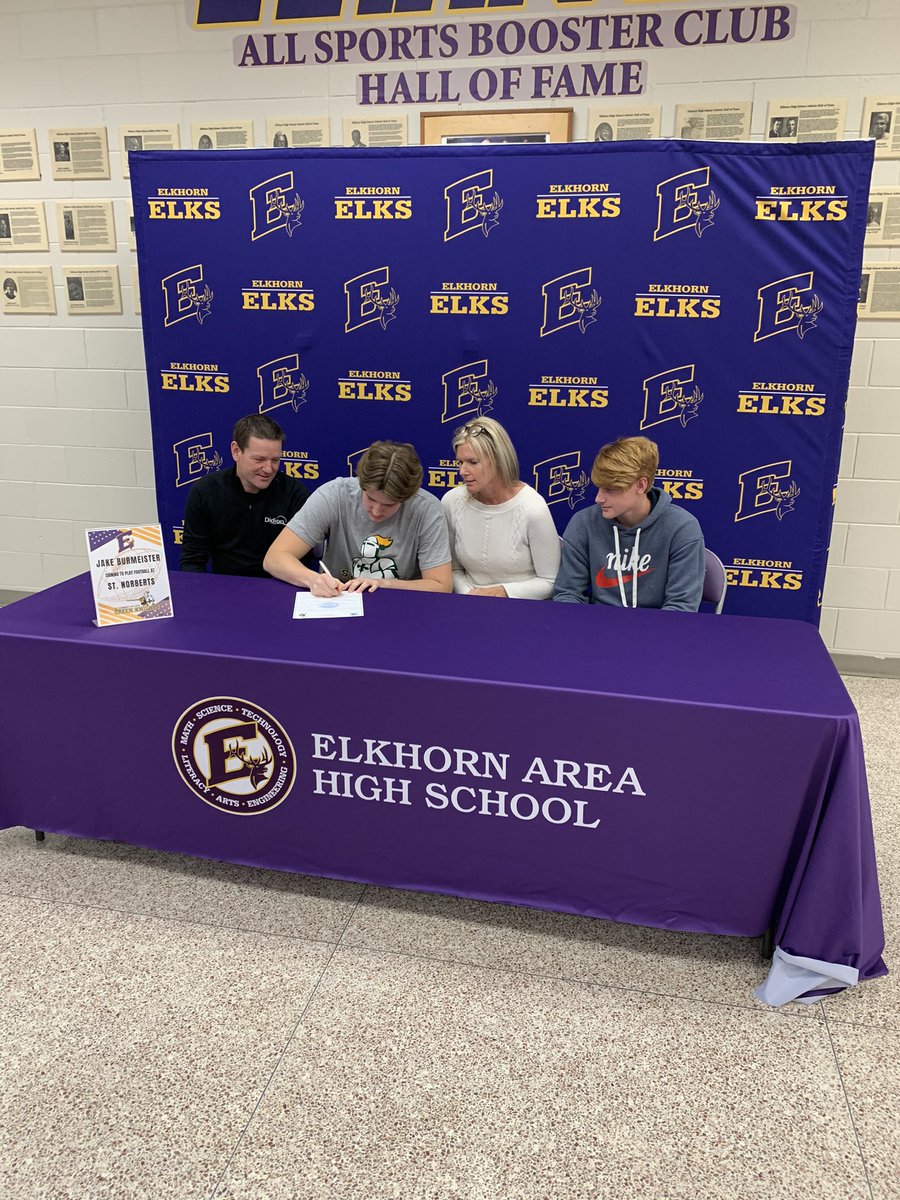 Very excited for the 1HERD football seniors going on to play at the next level! #1HERD #goelks @Jmog61 <a href="/JakeRockweiler/">Jake Rockweiler</a> <a href="/JakeBurmeister2/">Jake Burmeister</a> <a href="/CadenGriffiths/">Caden Griffiths</a>