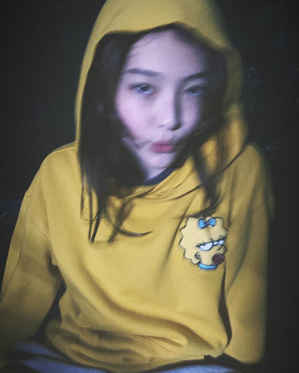 ellagross_py's tweet photo. 03/02/21 #UPDATE🦋

Actualización de @ellagross en instagram 🧸💖

✎Traducción:

"🌚💛 desliza  ➡️ para ver mi nuevo apretón de manos con mi hermanito 😎"

🛎️Follow: @ellagross_py
────────
#ellagross #model #trainee #yg #theblacklabel #ellagross_paraguay https://t.co/gYiwiqLCmi