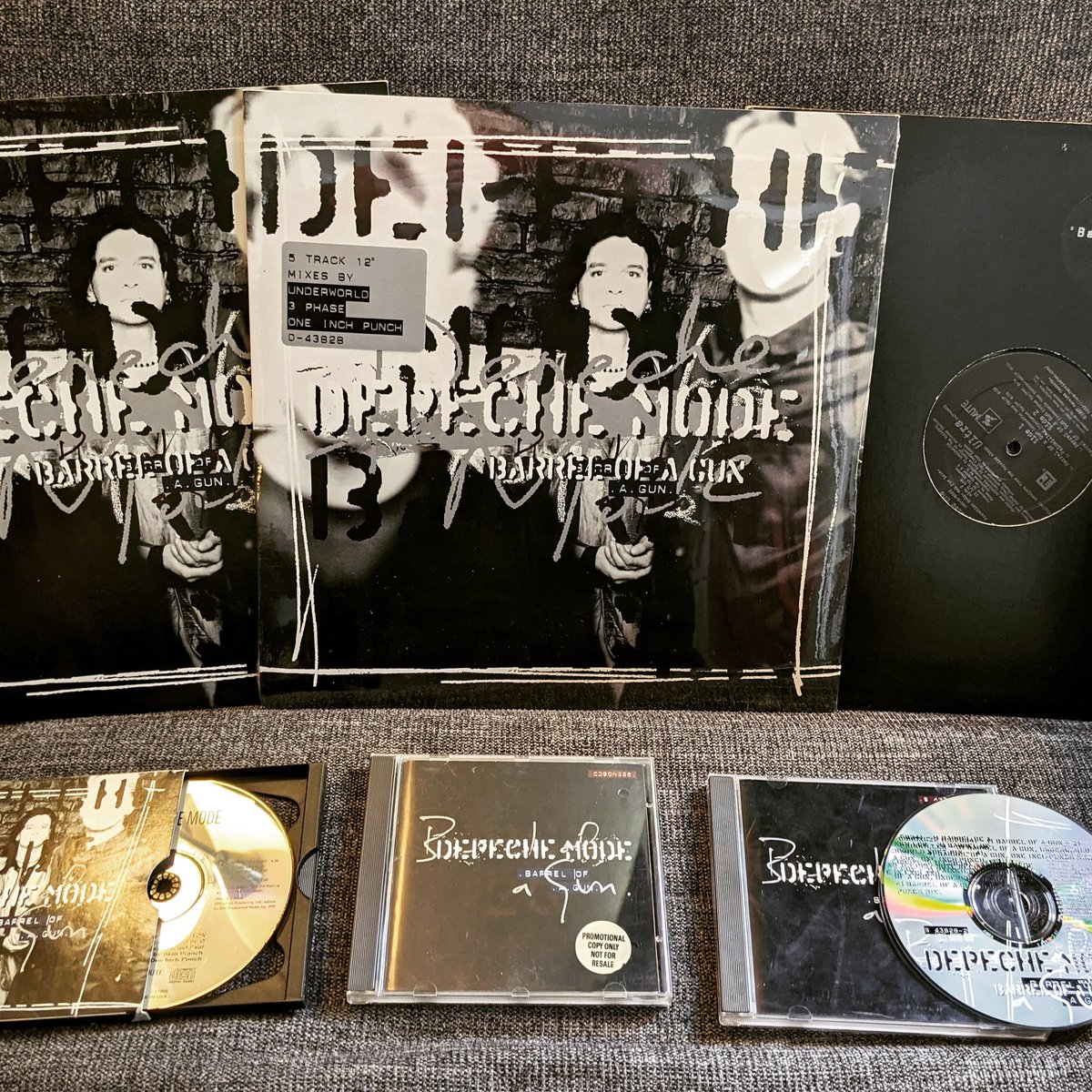 black_tonight's tweet photo. Happy Release Day!!
#BOAG
#BarrelOfAGun
@MuteUK @MuteUSA https://t.co/sT510TOJzE