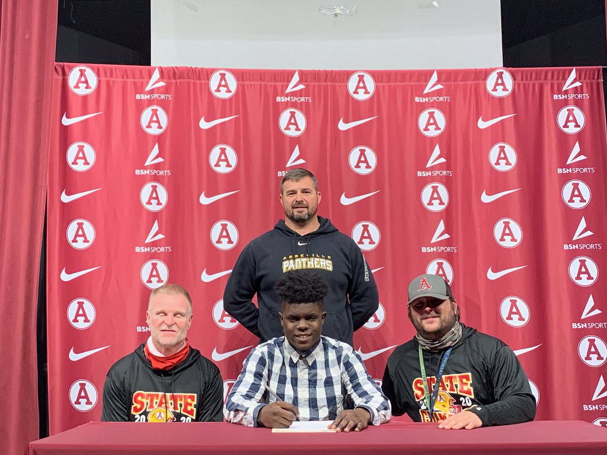 tico2fast's tweet photo. Can’t wait to start at the next level @GeorgiaKnights1 @coachdeon25 @AHSPantherFB thank you for all the support today 💯🅰️ https://t.co/xW5kAwZ7rx