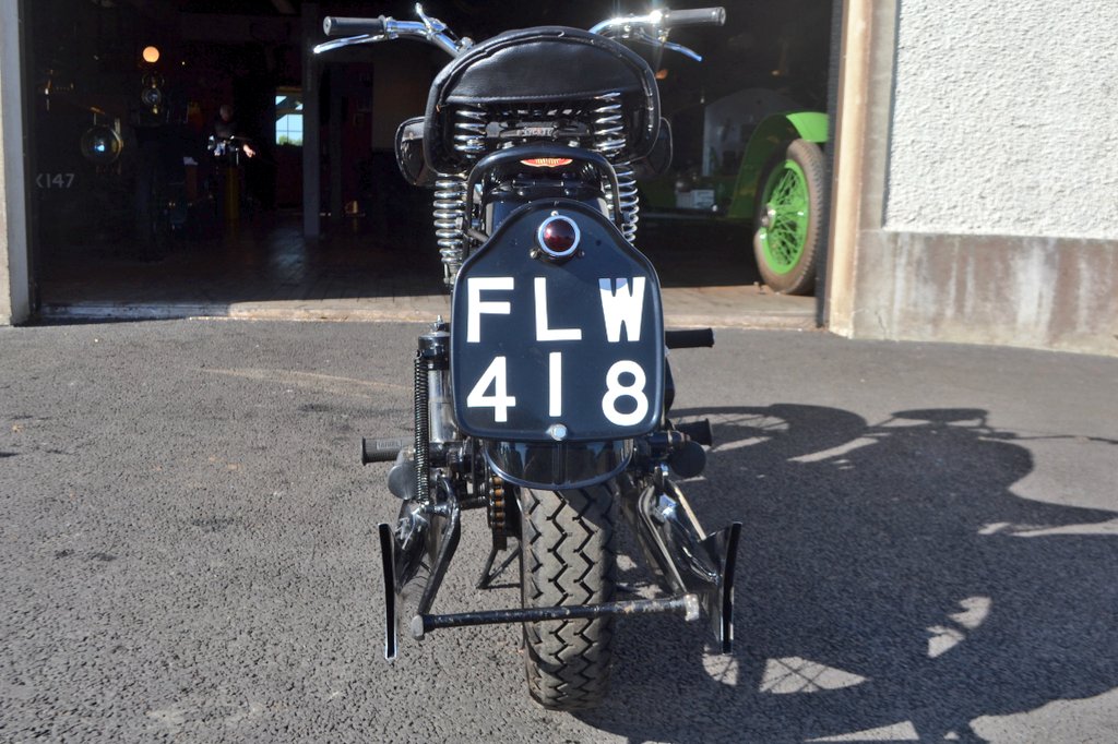BulldogBDX's tweet photo. Right. That is enough. Heading to sleepy town. Not even going to bother with any alliteration but just leave you with this beautiful #Ariel #Square4 @squariel in the care of the brilliant #JamesBlackRestorations #Meghaberry #Ballinderry #classicbikes @classiccars #artillery https://t.co/TDkRAoybMf