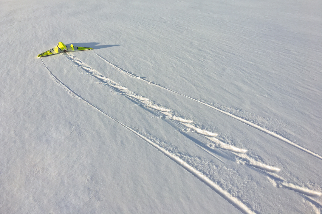 RCRoundtable's tweet photo. Was it cold? Yes.
Was it worth it? Also yes!

The more I fly this @flexinnovations  Piraña, the more versatility I find. It's a fun airplane! Review coming soon to 'Model Aviation' magazine.

PS- check out the prop marks in the snow.

#rcroundtable #6S #rcplane #rcpilot #iflyama https://t.co/beIjZsfwK4