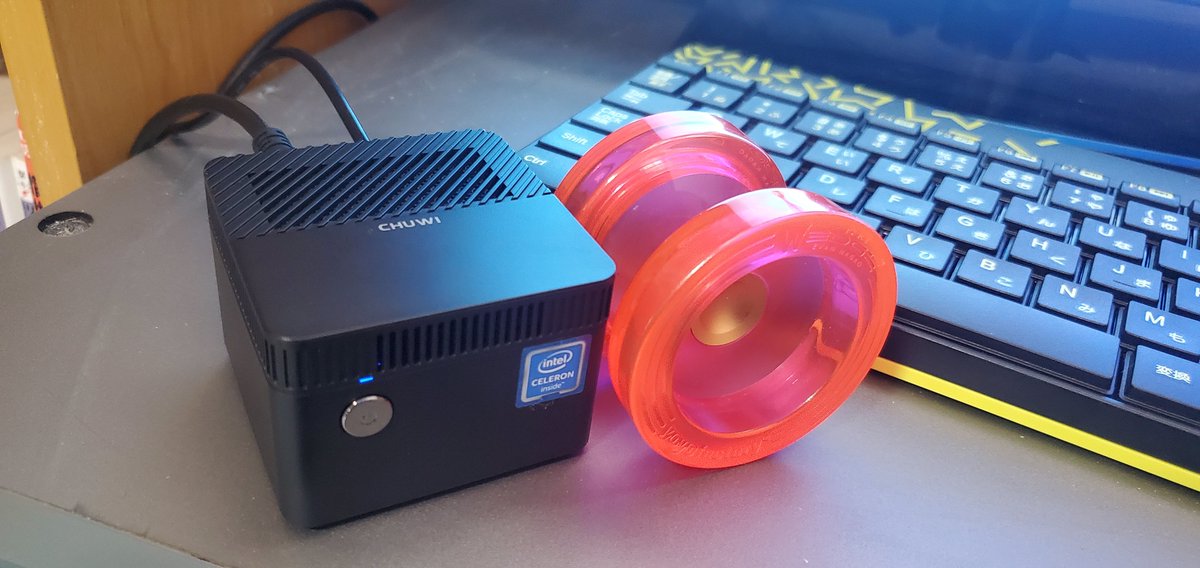 Clothes_pins's tweet image. CHUWIのLarkBox ProってミニPCを買った
隣にウェッジ(ヨーヨー)置いたら大きさが伝わるかしら
何に使うのか考えてないけど！

#CHUWI
#LarkBox
#ミニPC