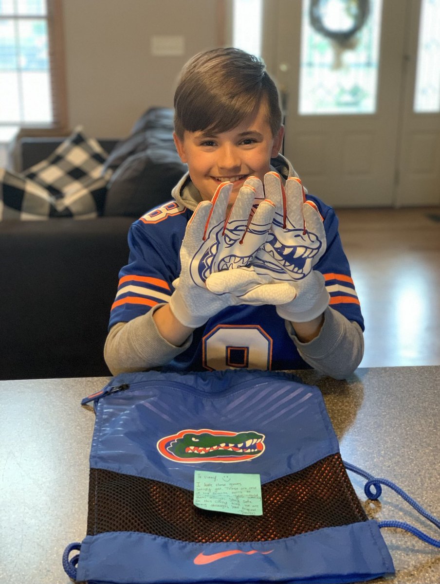 4.5 years ago, 7 year-old Vinny met his fav high school player  @Trevongrimes8 Tre could’ve taken a pic and moved on. Instead, he remained friends w/Vinny and has been his role model. Tre is not only a great player, but an even better person.