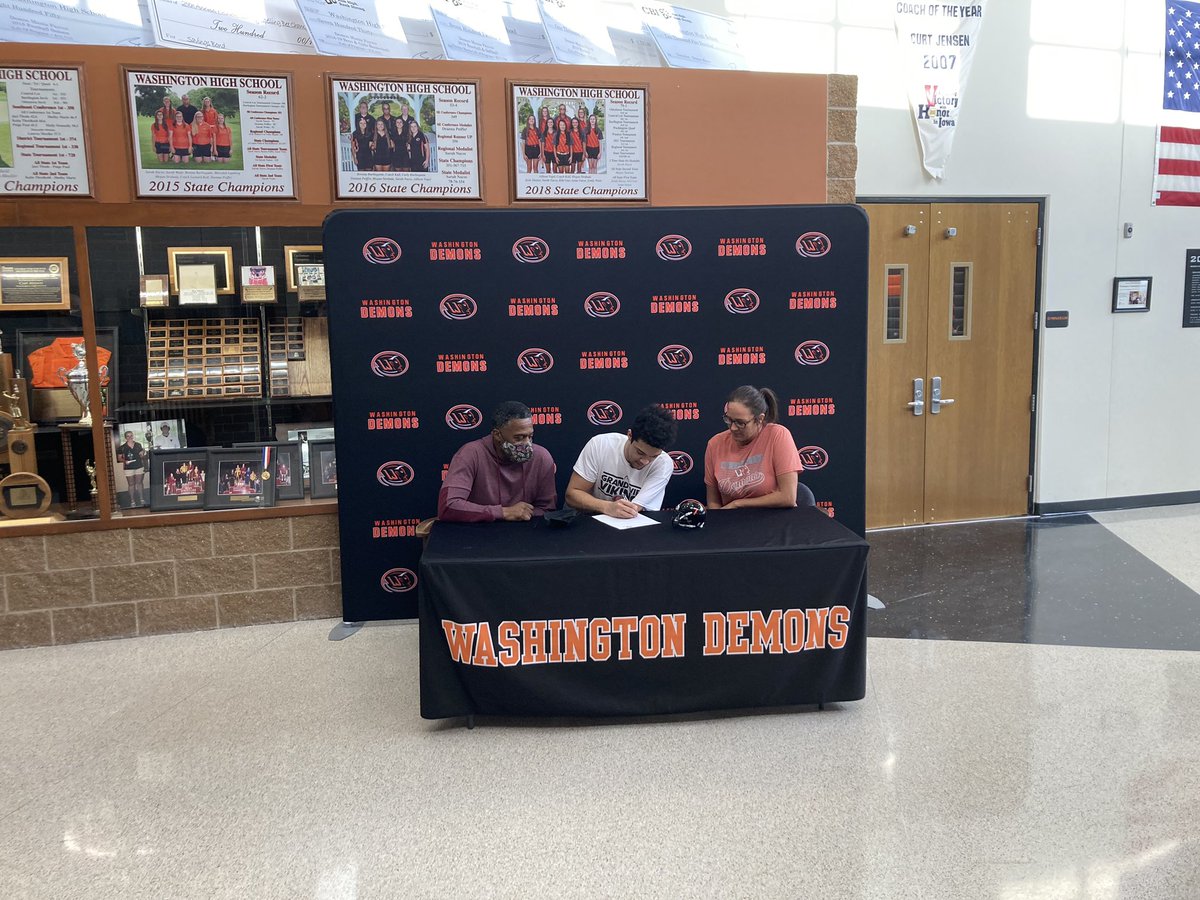 It’s official‼️ Go Vikings ⚪️🔴 <a href="/GVVikingFB/">Grand View Football</a>