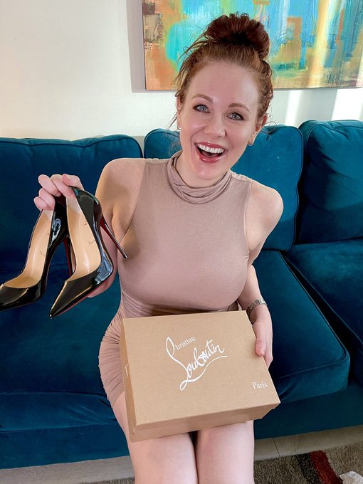 THANK YOU @VIXEN &amp; @deeper_official for ALL of these amazing  birthday gifts today! I'm SO honored to<a class="tags" href="/tag/vixen">@vixen</a><a class="tags" href="/tag/deeper_official">@deeper_official</a><a href="/tag/gaialatuna"class="tags"><span>#gaialatuna</span></a>
