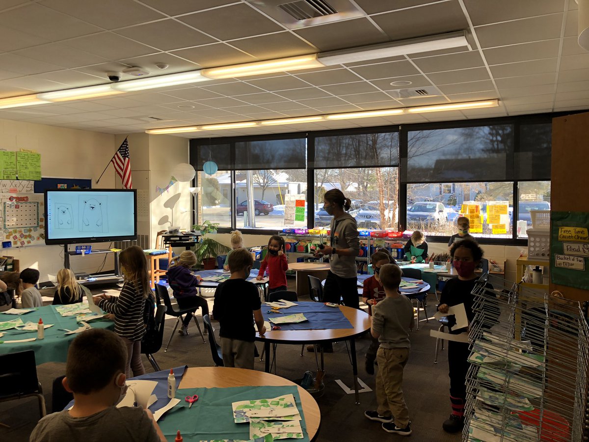 ghapsmaryawhite's tweet photo. Affirmation walks continued today as all staff members are valued for their tireless work! 4 more classrooms visited today including our fantastic art teacher Mrs. Keuning who had first graders paraphrasing process heard, process understood.
#UsInMustangs https://t.co/NXskB0p9QO
