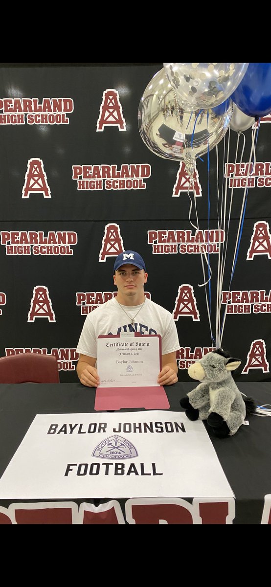 baylorjohnsonLB's tweet photo. This start of big things! Thank you to everyone who came out to support me. Glad I had most of my best friends signing beside me⚒ #HelluvaEngineer https://t.co/KMpbBm8C6W