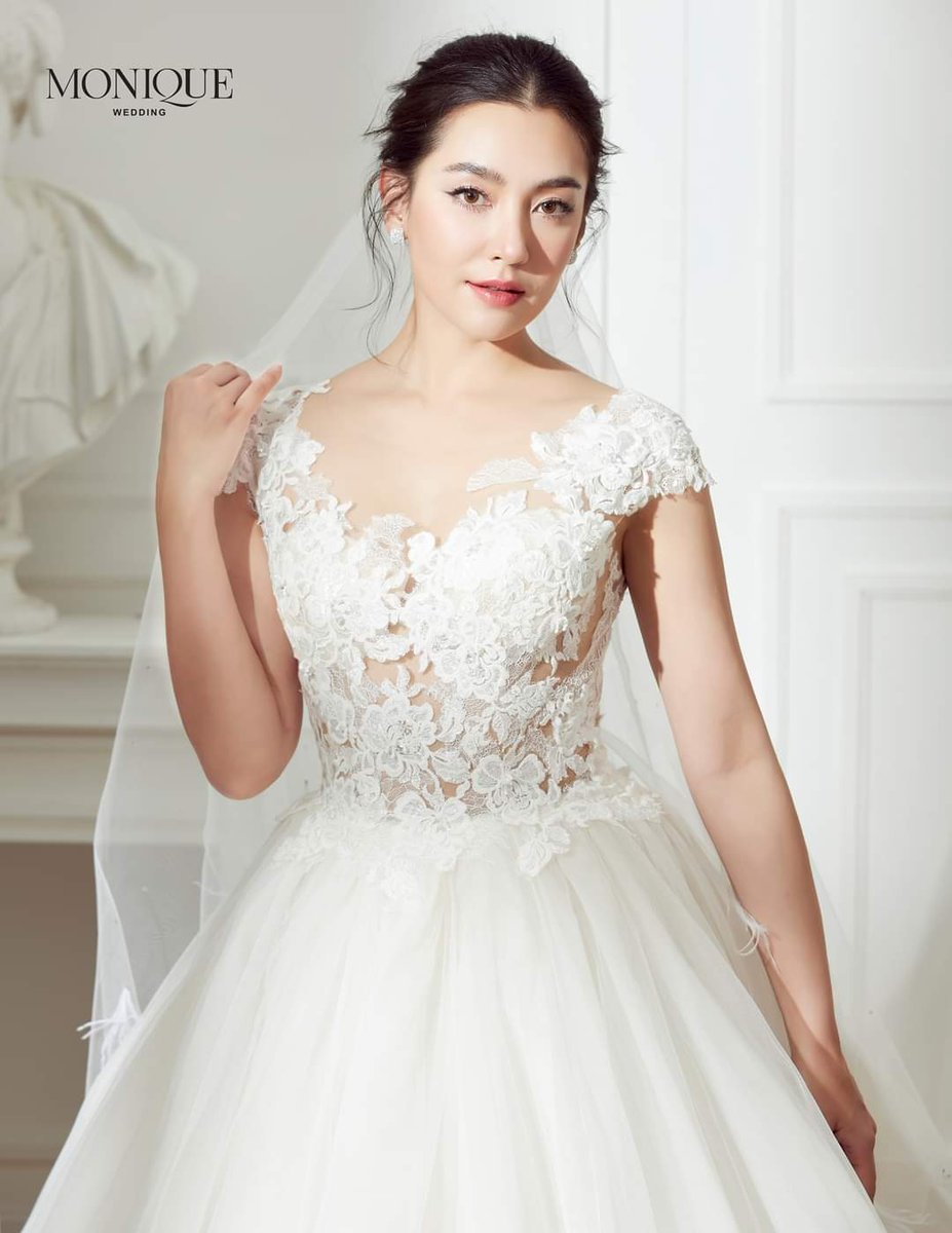 we_arebellaclub's tweet photo. สวยมากกก 👰🏻 #bellacampen #เบลล่าราณี  
.
NEW COLLECTION | ELEGANT🤍BELLA
BRIDAL LOOK FROM MONIQUE 2021
📌 https://t.co/Sk4DhPBrDQ

#WeddingCreation #WeddingCreationMagazine
#MONIQUEWeddingbkk
Cr.FB : Monique Wedding https://t.co/iQuPSTApjO