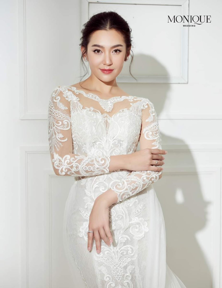 we_arebellaclub's tweet photo. สวยมากกก 👰🏻 #bellacampen #เบลล่าราณี  
.
NEW COLLECTION | ELEGANT🤍BELLA
BRIDAL LOOK FROM MONIQUE 2021
📌 https://t.co/Sk4DhPBrDQ

#WeddingCreation #WeddingCreationMagazine
#MONIQUEWeddingbkk
Cr.FB : Monique Wedding https://t.co/XWNvQvidLt