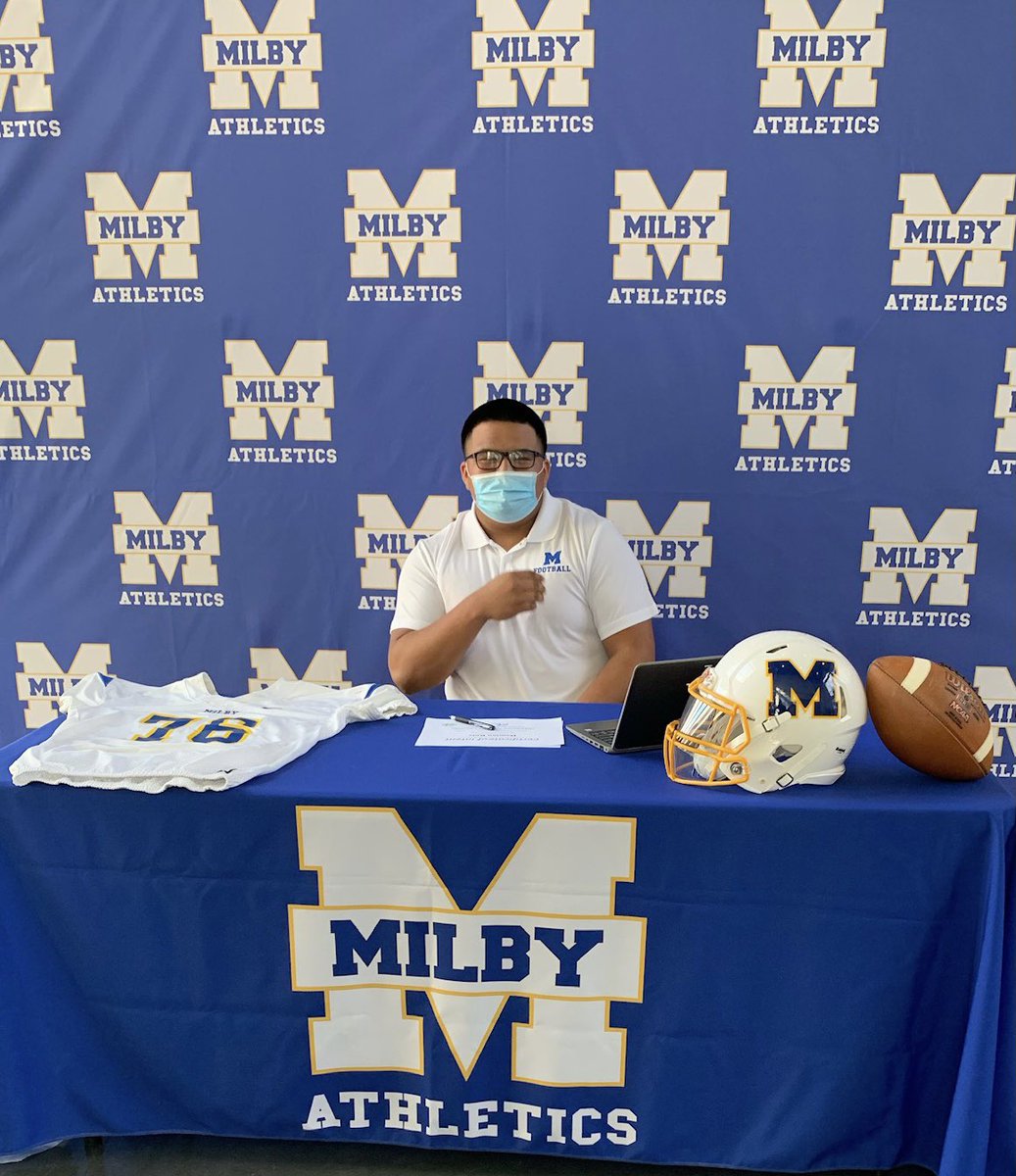 Once again want to send a big congratulations to @the_Damian_Ruiz on his signing day today. He will be attending and playing next year at MidAmerica Nazarene University @PioneersFB_ #GoBuffs #BuffTuff #RecruitMilby