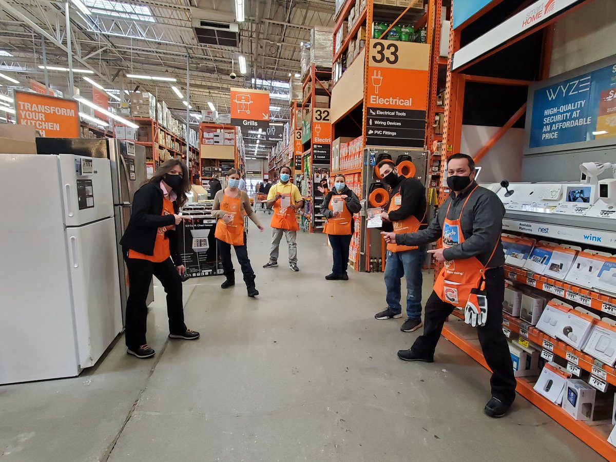 Kaitlyn Krulan (@kaitlynkrulan) on Twitter photo Thank you Paul and Kami for spending time with us today in 0908. Recognizing our key carrier supervisors Darryl, Wolf, and Allison for all their hardwork & support throughout the store‼️ <a href="/LundholmPaul/">Paul Lundholm</a> <a href="/fearon_frank/">Frank Fearon</a> <a href="/Tino_Longobardi/">Tino Longobardi</a> @LourdesPerry <a href="/nyyroro/">Ro Rodriguez</a> Thank you Paul and Kami for spending time with us today in 0908. Recognizing our key carrier supervisors Darryl, Wolf, and Allison for all their hardwork & support throughout the store‼️ <a href="/LundholmPaul/">Paul Lundholm</a> <a href="/fearon_frank/">Frank Fearon</a> <a href="/Tino_Longobardi/">Tino Longobardi</a> @LourdesPerry <a href="/nyyroro/">Ro Rodriguez</a>