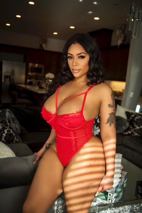 Front or back 😋 https://t.co/F3W1ndvfjY<a href="/tag/aundreanarene"class="tags"><span>#aundreanarene</span></a>