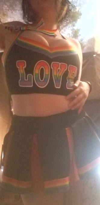 Come see me live on Chaturbate, look up hellohugeboobs!! Come see me cheer you on!! Hehehe https://t