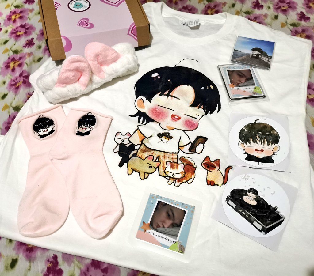 defseul_hr_hi's tweet photo. First time participating in your event and I'm glad it's with our bestie's @JAYBDEF___ birthday event. Thank you @got7pinoy and @GOT7NoonasPH for making #SweetDreamsWithDefPH
Originally got the package 2 but I guessed fate really wanted me to have the package 1 too ๐ https://t.co/lLc9F9GiXO