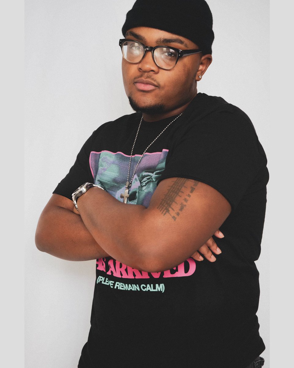 ViewssTV's tweet image. Roaring 20’s 🏁
•
•
Just a few favorites from the shoot. 
•
•
#AnotherYearLiving