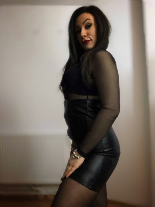 ✨Your #leather Queen is back! This means you'll get ready to worship My leather! ⤵️ https://t.co/SqOpnIhYqL  #Goddess<a href="/tag/leather"class="tags">#leather</a><a href="/tag/goddess"class="tags"><span>#goddess</span></a><a href="/tag/femdom"class="tags"><span>#femdom</span></a><a href="/tag/findom"class="tags"><span>#findom</span></a>