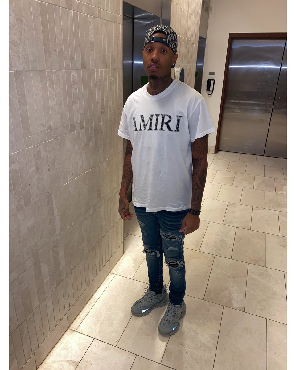 yae_dakhidd's tweet photo. Ah Get That Vibe He Turned to ah 🐍 I’m Turn Into Melly 🤧 https://t.co/yEHcIobPgs