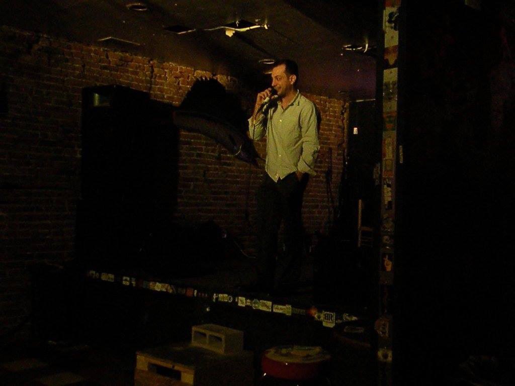 MikeRichardLong's tweet photo. In tonight’s edition of “dear lord, I miss this shit”, the obligatory Brick Wall:
#standupcomedy #FlashBackLife #PastPassions https://t.co/SX7R4qMPQ6