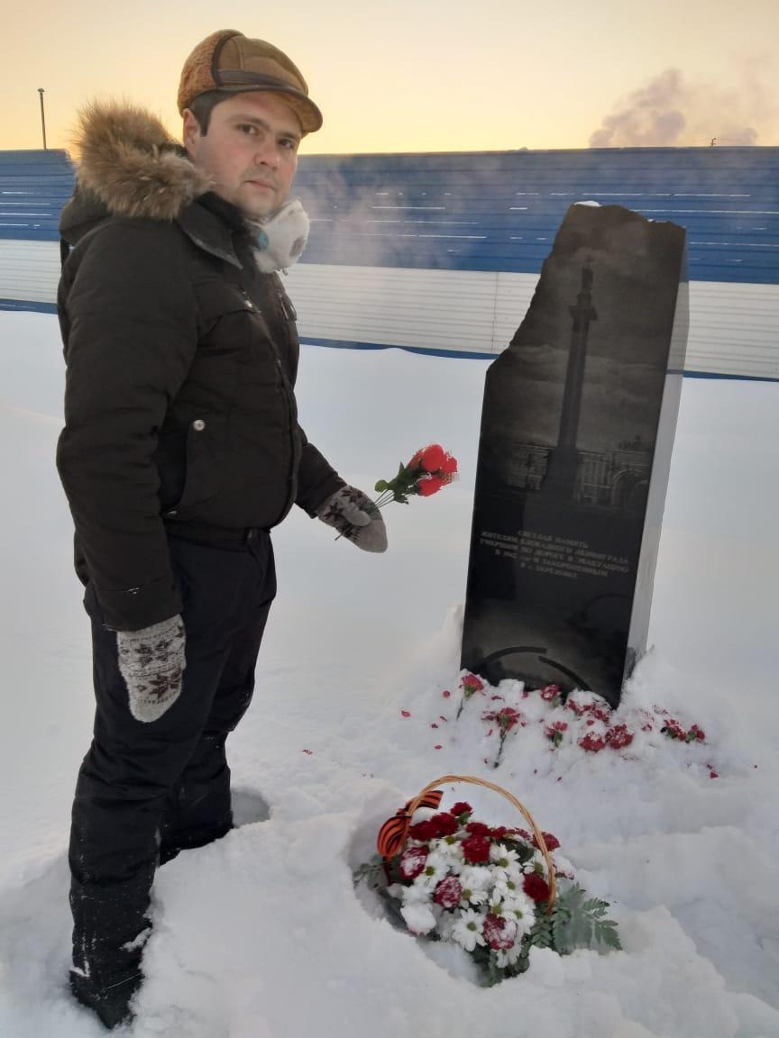 Komros124's tweet photo. Ц��еты к годовщине освобождения Ленинграда от фашистской блокады https://t.co/VQCpDaraLC