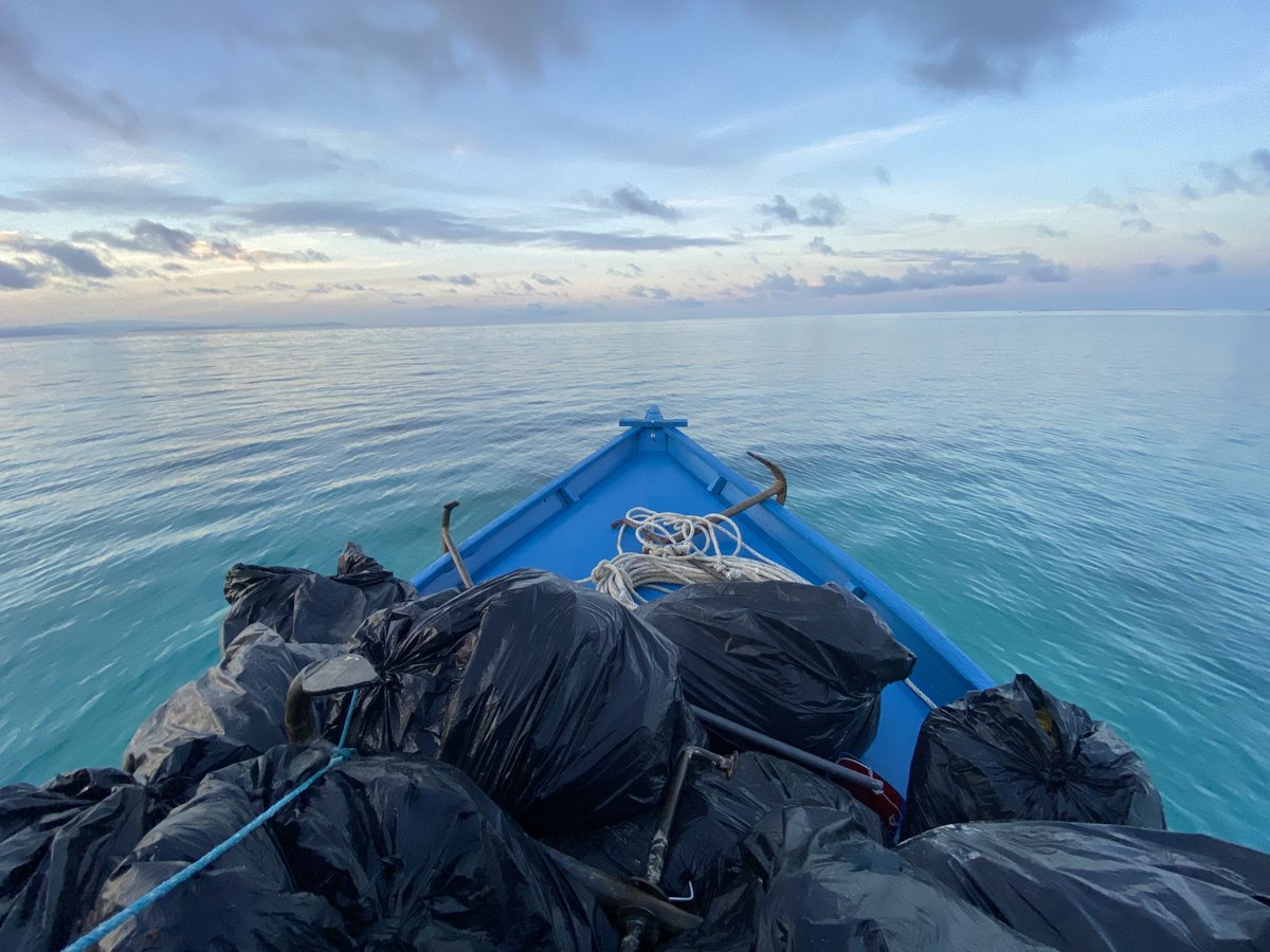 ReefCheckMY's tweet photo. We've been nominated for the #MarineDebris Prevention &amp; Awareness Grant Contest, which aims to support global research &amp; #conservation projects combatting marine debris. The organization with the most votes will win a USD$5,000 grant!

Cast your vote here: https://t.co/gdnG0UfHta https://t.co/hf5IxbQMZs