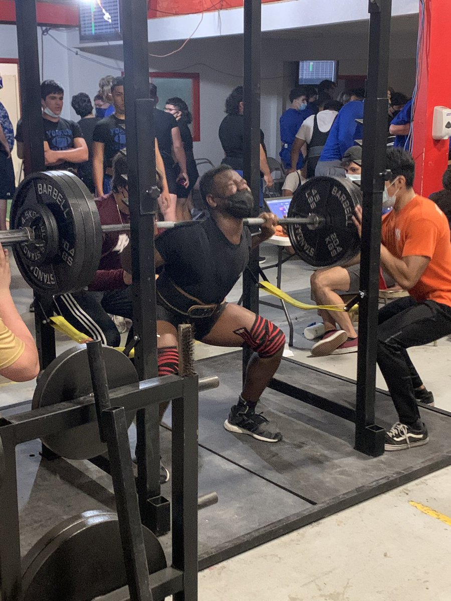 DavCoachSmith's tweet photo. First ever @Davenport_HS boys Powerlifting meet was a huge success! The guys completed like crazy. Big shootout to Adan Rodriguez taking home the 2nd place medal! #BTP 🐺 💪 https://t.co/d1ZsR7SMpM