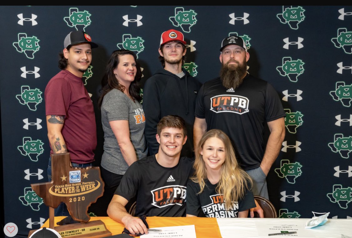 tylertownley15's tweet photo. Very grateful • Hungry for more⚫️🟠
#falconsup 🤙 https://t.co/Y6dlCJIvn6