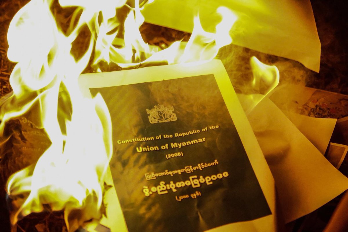 အာဏာရှင်စနစ် ကျရှုံးပါစေ                   We need to speak out loud!! We need to active and fight for our future with our hero Mom Suu.❤️
Don't give up! 
#justiceformyanmar #CivilDisobedienceMovement
#RejectTheMililary #SaveMyanmar #AungSanSuKyi_government