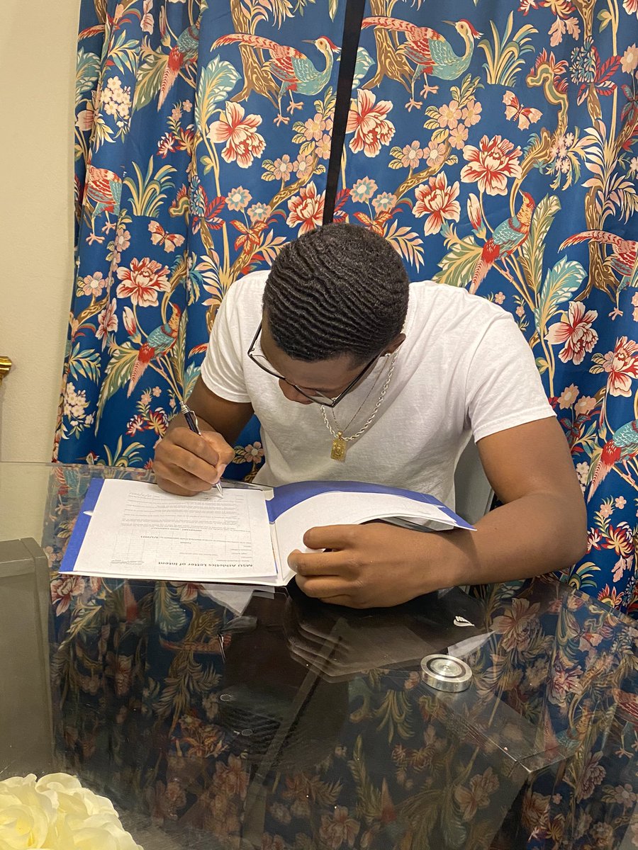 Committed! 💙🤍 Thankyou to <a href="/coachlarsonmsu/">Rocky Larson</a> <a href="/coach_levy/">Coach Levy</a> <a href="/11Coachb/">Derrick Berry</a>