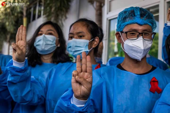 SnowWhi18335804's tweet photo. Myanmar Doctors at Yangon General Hospital’s Emergency Department start challenge on Wednesday to show their solidarity with the ousted National League for Democracy government as part of an ongoing civil disobedience campaign
#CivilDisobedienceMovement #JusticeForMyanmar https://t.co/amTsxjnzrF