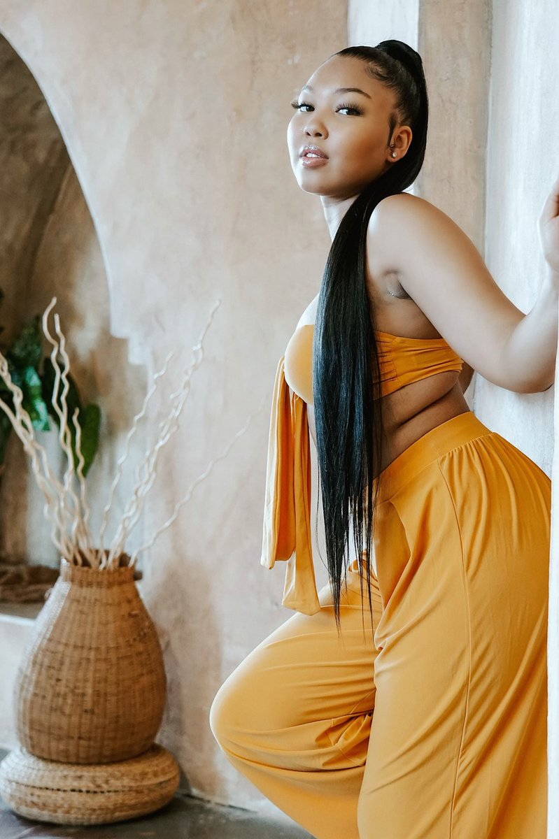 natliciousp's tweet image. Masterpiece just trying to master peace 🌞