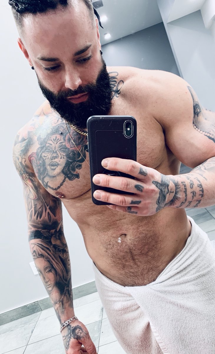 who's missing the gym in montreal ? #gyms #gaymontreal #montreal #onlyfans #selfies