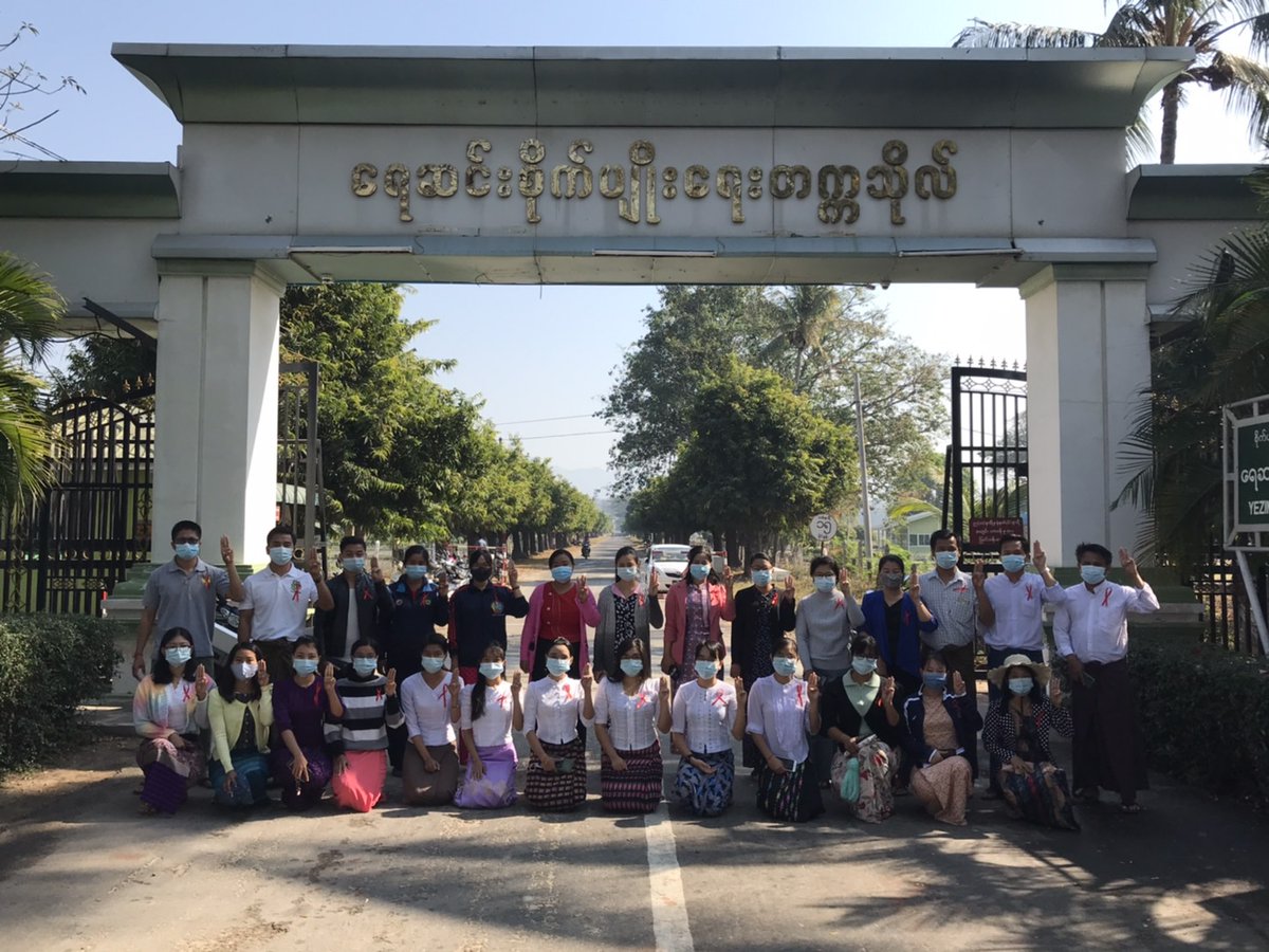 2021Yeyint's tweet photo. #civildisobedience  
#politicaldefiance 
#Myanmar 
#burma https://t.co/T7a5cAXtdI