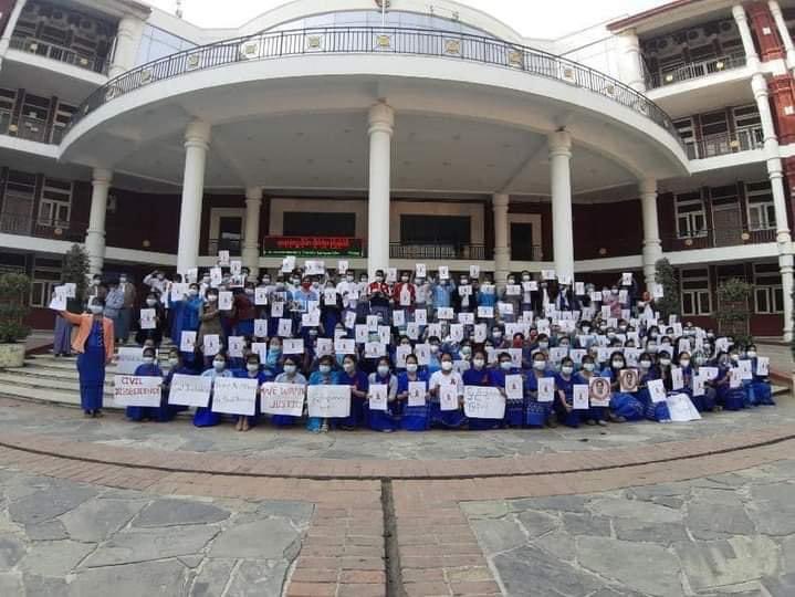 waiwainu's tweet photo. Growing public anger against the military coup; University of YadanarBone in Mandalay has joined #CivilDisobedientMomentMyanmar. 

#Myanmarcoup #myanmarmilitarycoup #Burma #WhatHappeningInMyanmar https://t.co/bt7kZYRIjX