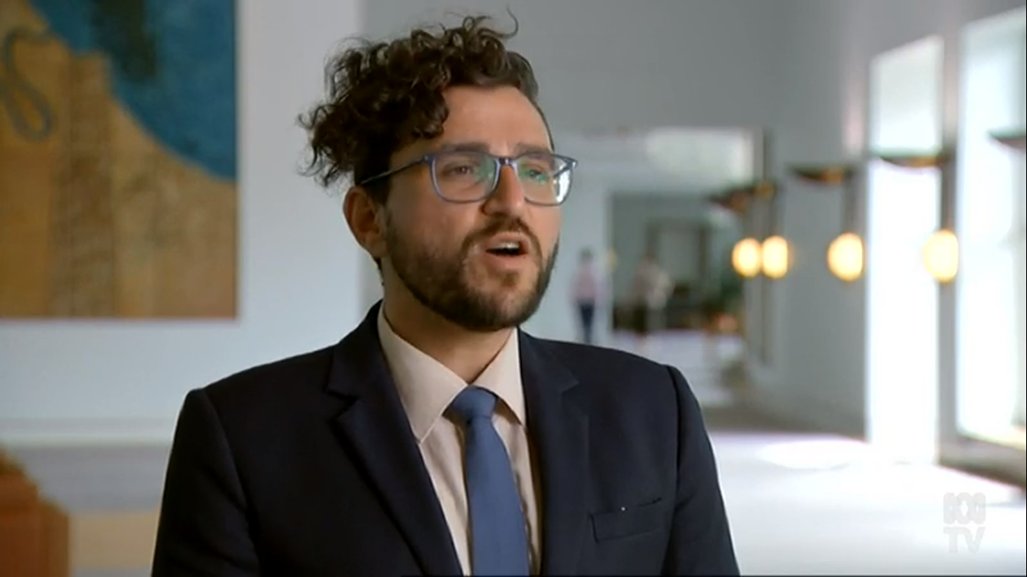 The juxtaposition of policy wonk suit/shirt/tie combo and bird's nest hair screams "I work for  @TheAusInstitute!", which in  @RichieMerzian's case is truthful advertising.  #GenderBalancingClothingCommentary  #ABCcanberra