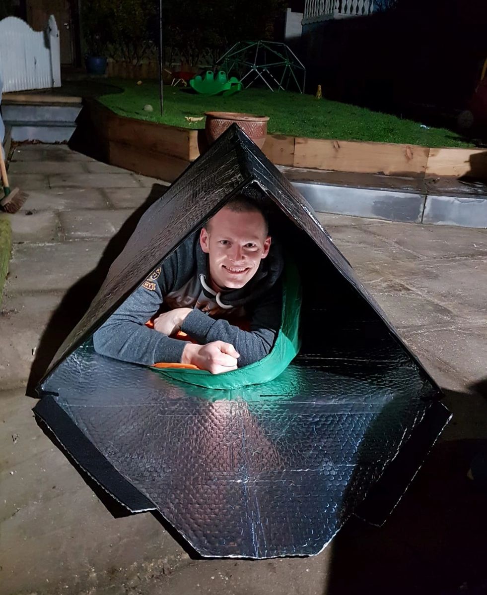 Croydon_FC's tweet image. 🚨WE ARE HELPING, CAN YOU?🚨We are supporting @SleepPoduk *this weekend* to help the homeless this winter. All you need to do is register, volunteer some time and build their innovative, movable shelters and drop them back to our clubhouse. More info⬇️⬇️⬇️
sleeppod.org.uk/build-at-home-…