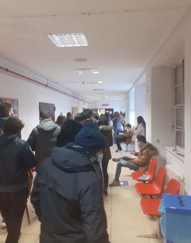 ucmenlucha's tweet photo. ¿@jgoyache ahora tampoco vas a decir nada? #NoOsImportamosUCM #ExamenesOnlineYa #ExamenesOnlineEspaña https://t.co/yDwcpRPUNy